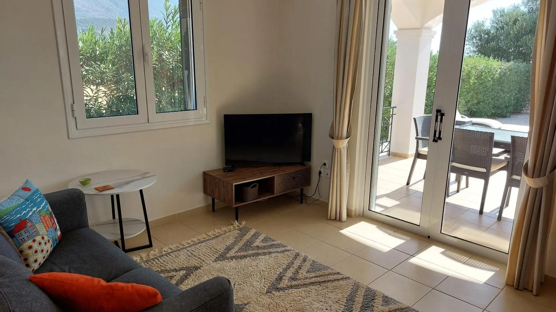 Villa Petra In Karavados Greece
